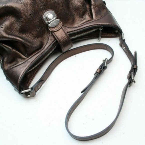 LOUIS VUITTON XS MORDRE MONOGRAM MAHINA - Picture 12 of 15